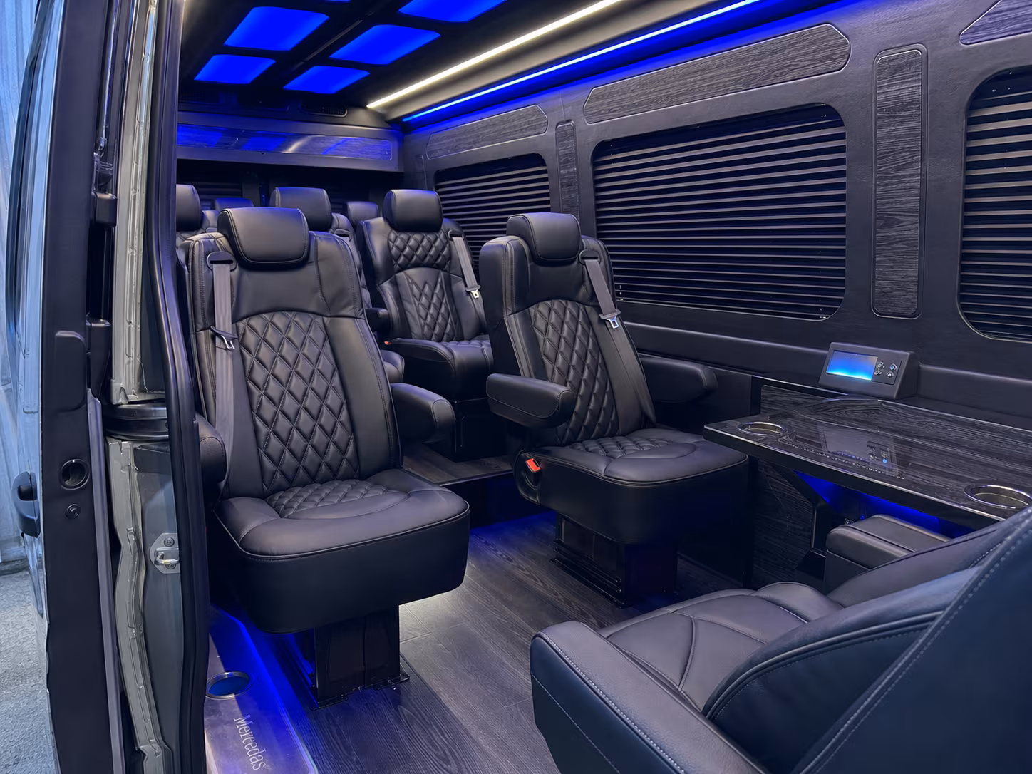 Detroit Airport Shuttles & Transportation
