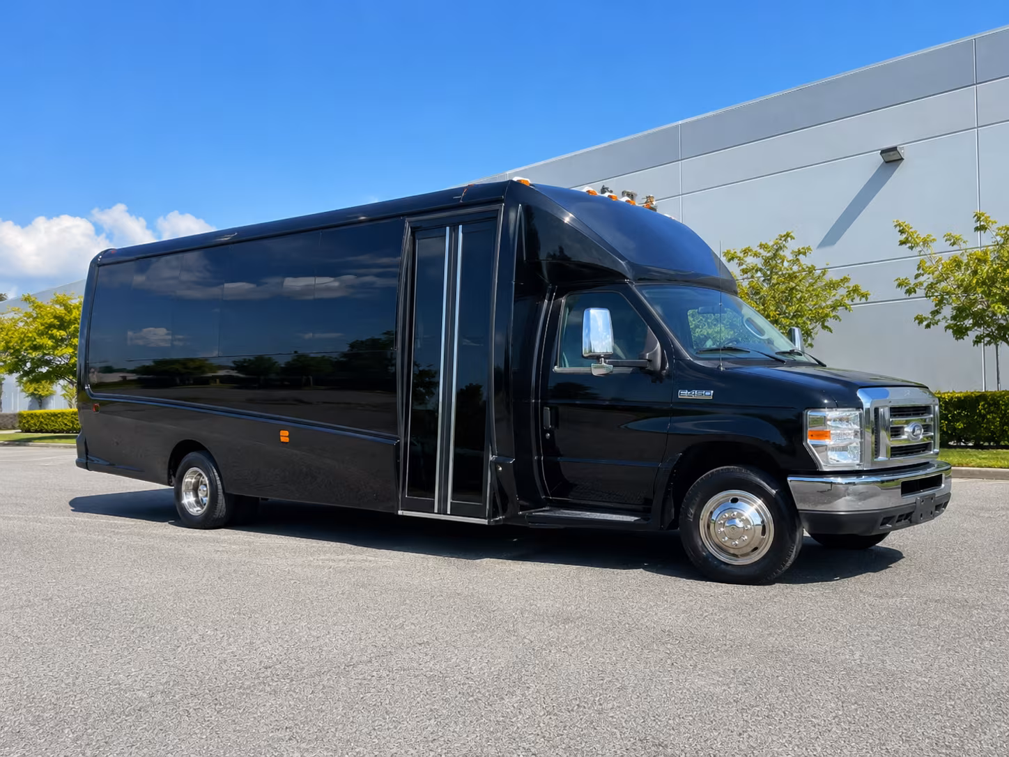 Rochester Hills Winery Tour & Pub Crawl Transportation