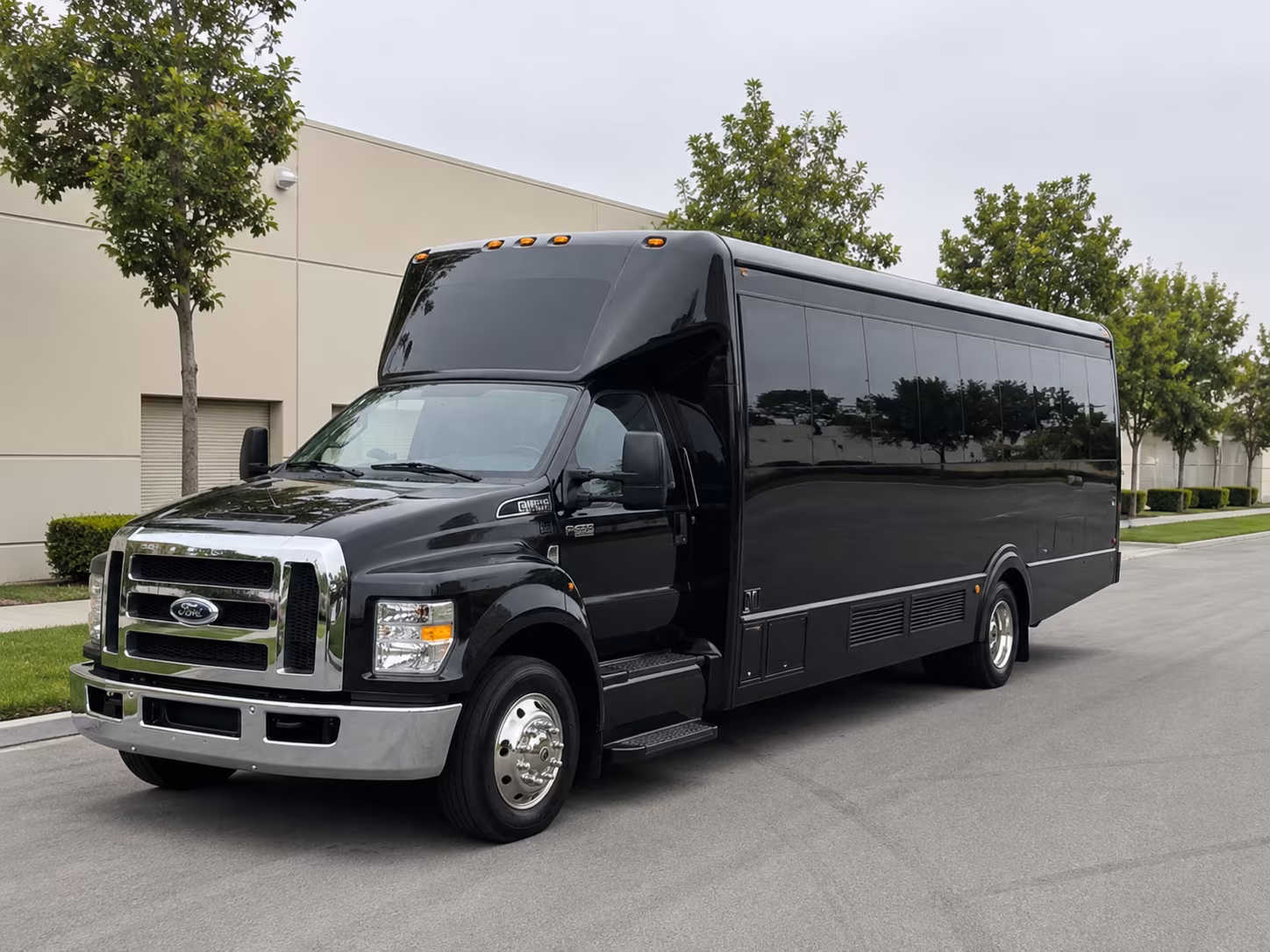 Royal Oak Birthday, Sweet 16, & Quinceañera Party Bus Rentals