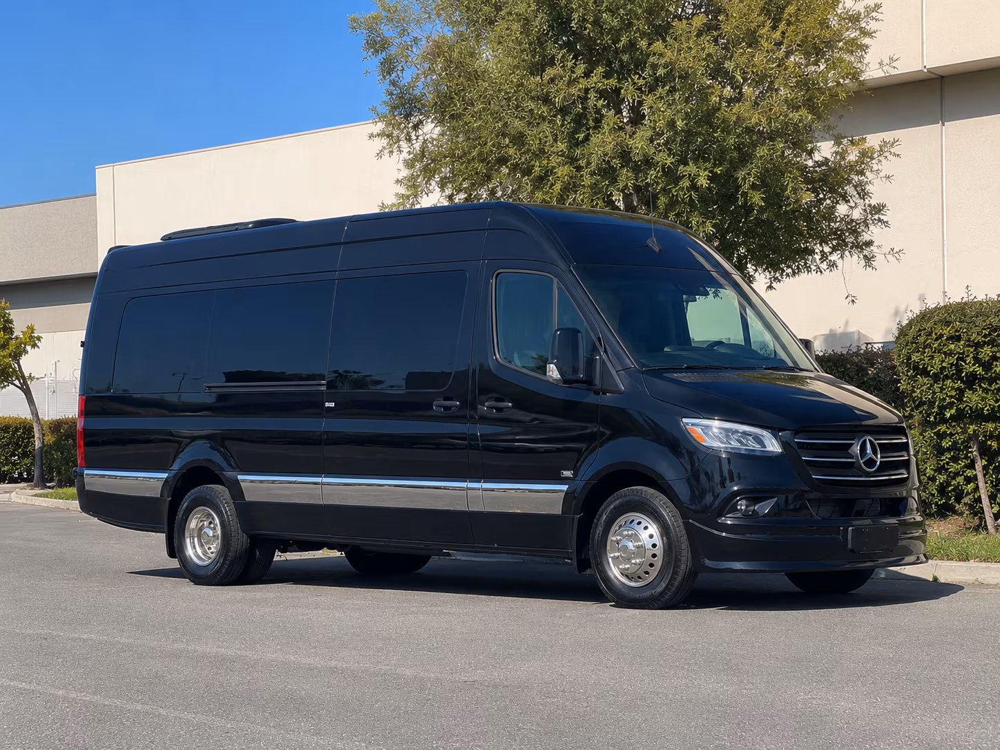 Sterling Heights Airport Shuttle & Transportation party bus exterior