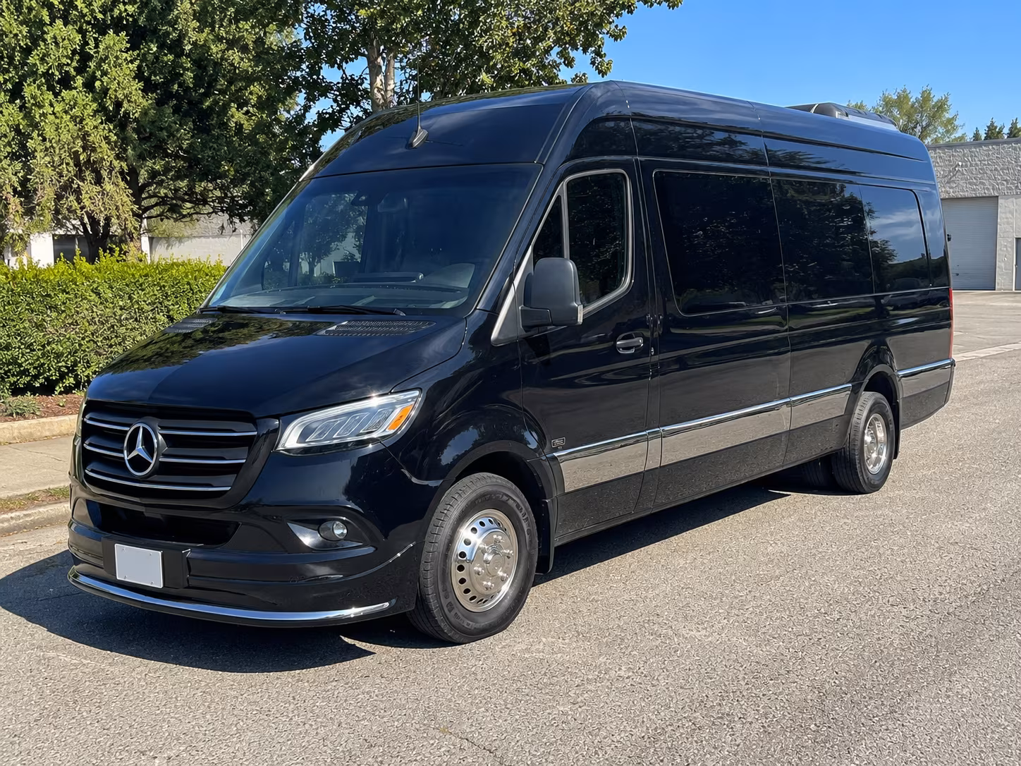 Sterling Heights Airport Shuttle & Transportation party bus exterior