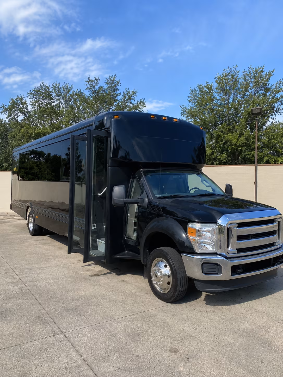 Sterling Heights Prom & Homecoming Transportation onboard seating